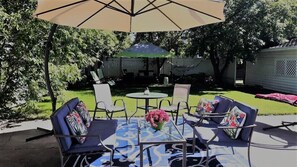 Property grounds - Charles Street Holiday Home (Lethbridge)