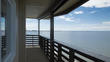 Suite, 2 Queen-Betten, Balkon, Meerblick | Balkon
