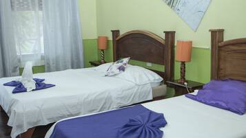 Quarto | Cofres nos quartos, individualmente decorados