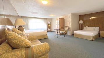 Superior Studio Suite | 1 bedroom, desk, iron/ironing board, free WiFi