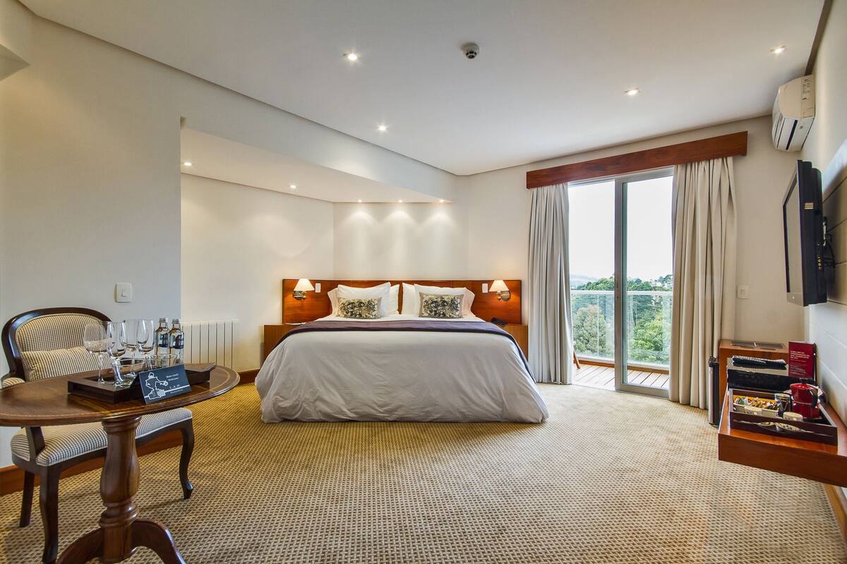 room (charm) | minibar, in-room safe, individually furnished, blackout curtains