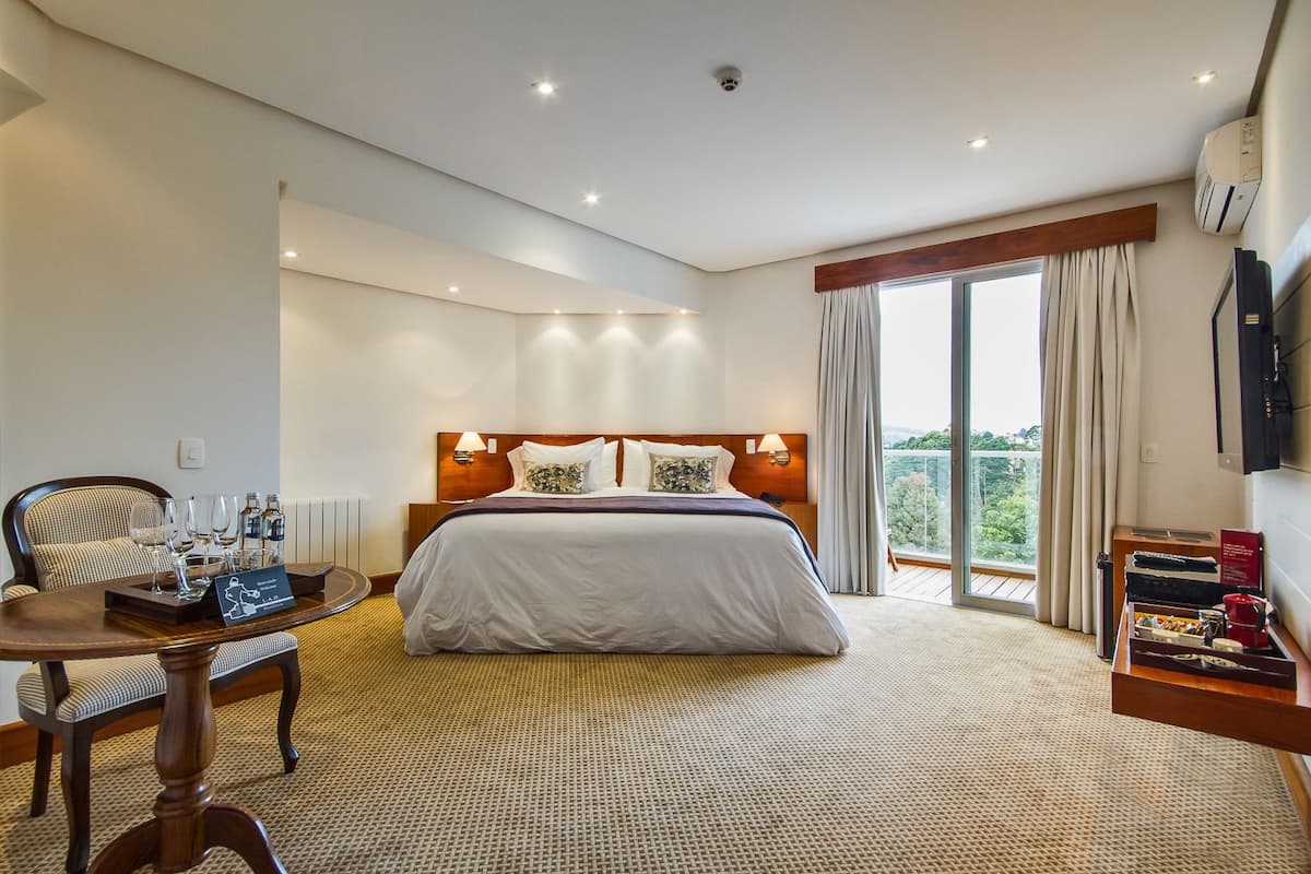 Minibar, in-room safe, individually furnished, blackout curtains
