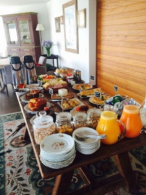 Desayuno buffet incluido todos los días 