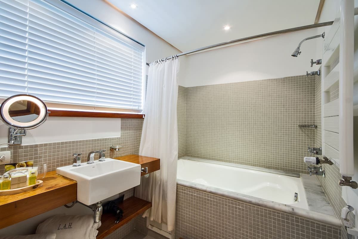 room (top ) | bathroom | free toiletries, hair dryer, bathrobes, slippers