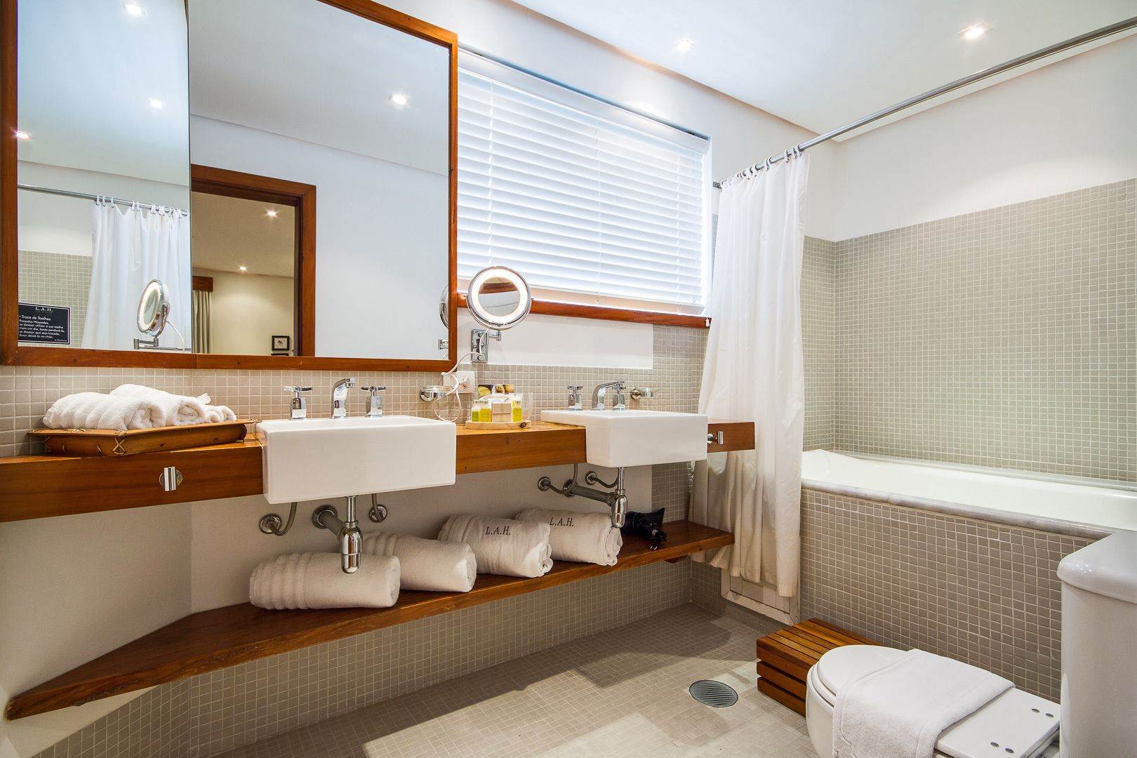 room (top ) | bathroom | free toiletries, hair dryer, bathrobes, slippers