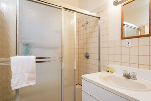 Hårføner og håndklær