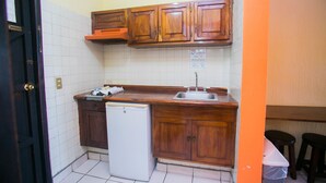 Room, 2 Double Beds, Kitchenette | Private kitchenette