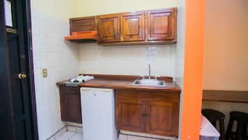 Room, 2 Double Beds, Kitchenette | Private kitchenette