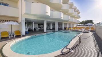 Outdoor pool, open 9 AM to 6:00 PM, pool umbrellas, pool loungers