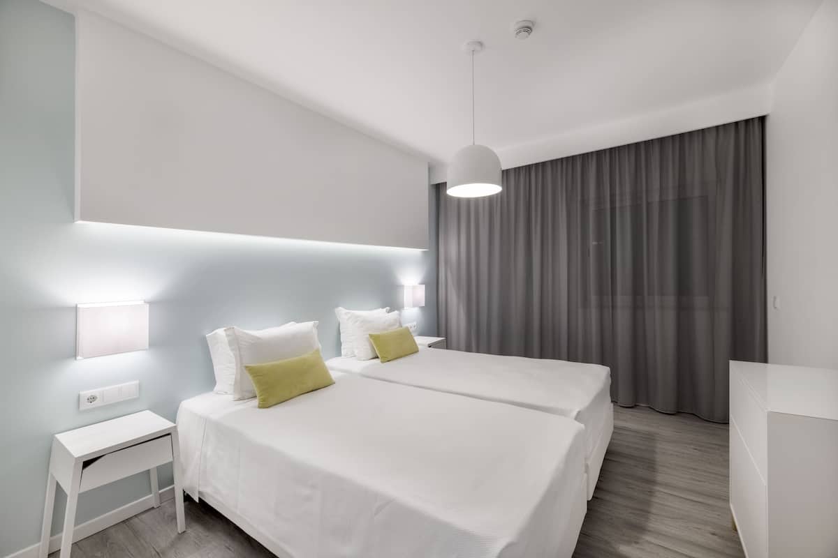 Appartement Premium, 2 chambres, 2 salles de bains | Coffres-forts dans les chambres, ameublement personnalisé
