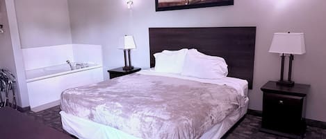 Honey Moon Suites | Surmatelas, bureau, fer et planche à repasser, Wi-Fi gratuit