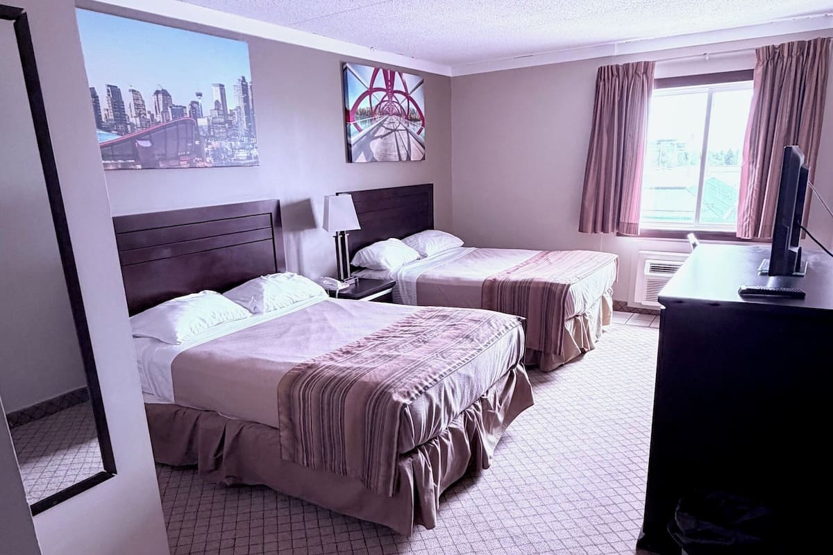 NDD | Pillowtop beds, desk, iron/ironing board, free WiFi