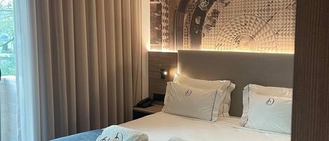 Deluxe Double Room | In-room safe, desk, blackout drapes, iron/ironing board