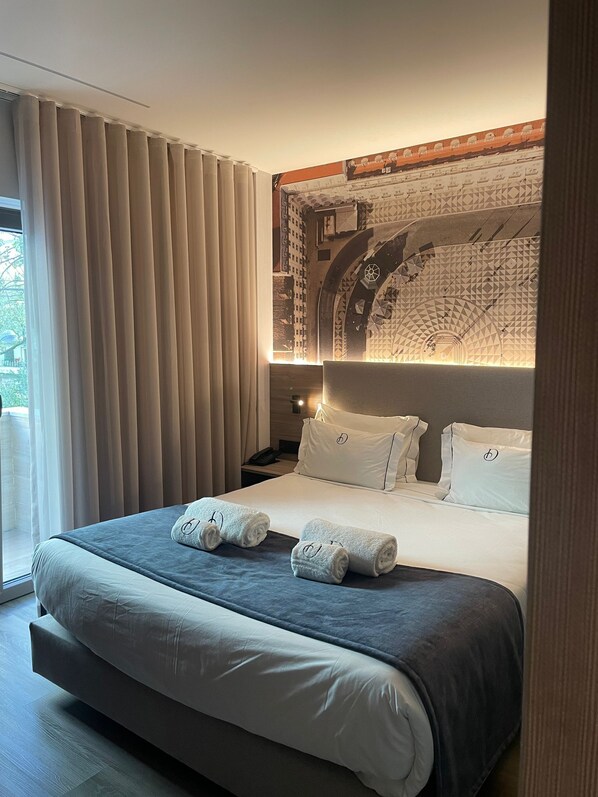 Kamar Double Deluks | Brankas, meja kerja, tirai kedap cahaya, dan setrika/meja setrika