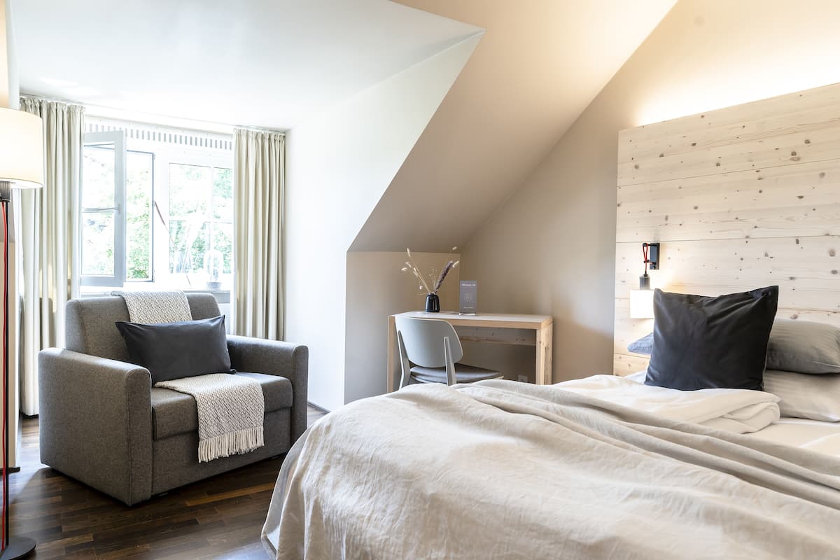 Family Triple Room | 1 bedroom, in-room safe, desk, laptop workspace