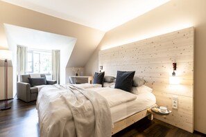 家庭三人房 | 1 間睡房、房內夾萬、書桌、手提電腦工作空間