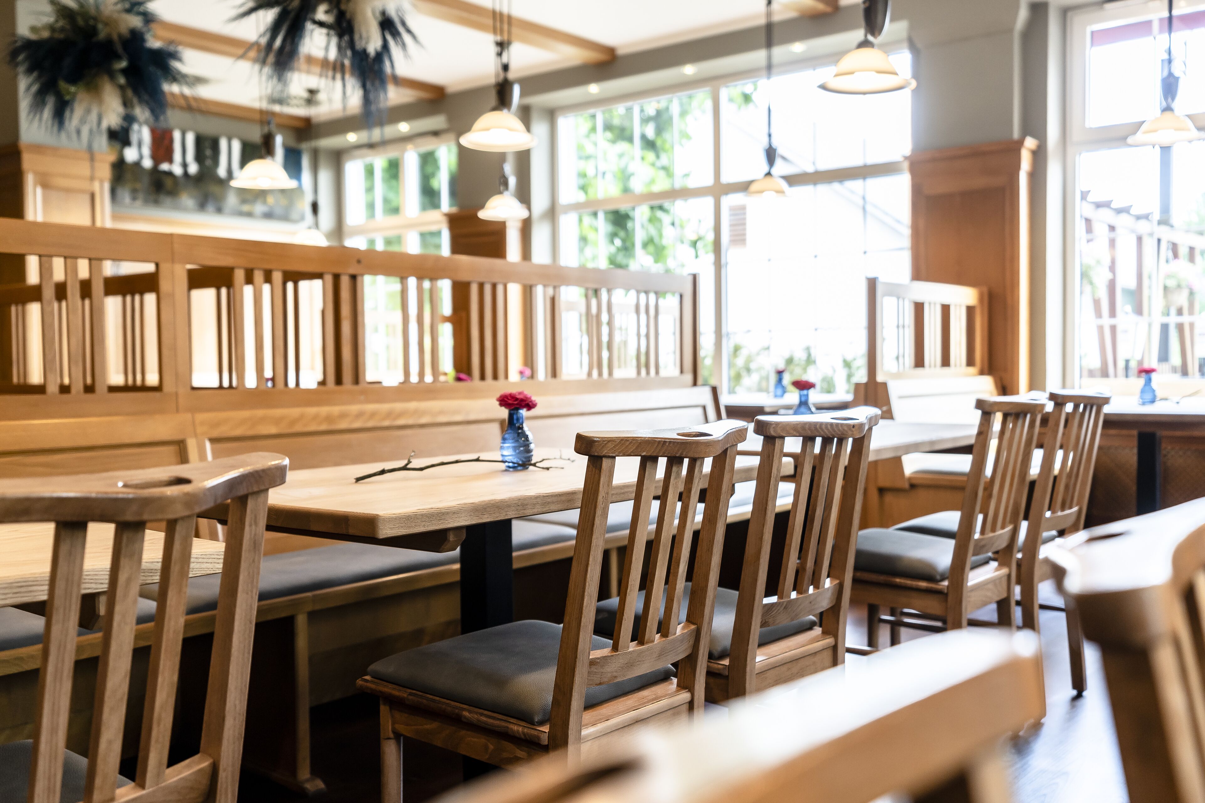 breakfast, lunch, dinner served; german cuisine, al fresco dining