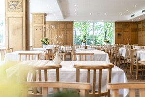 Ballroom - Feldmochinger Hof (Munich)