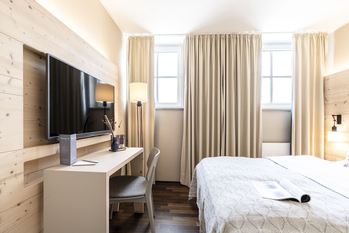 Deluxe Single Room | 1 bedroom, in-room safe, desk, laptop workspace