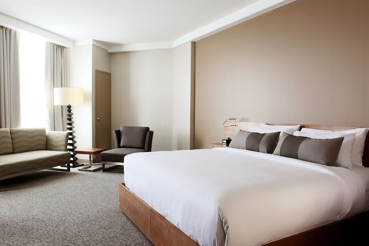 Premium bedding, pillow-top beds, minibar, in-room safe