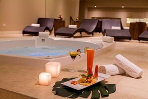 Indoor spa tub