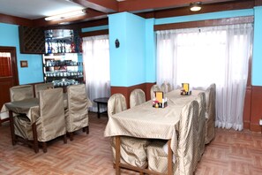 Se sirven desayunos, comidas, cenas y cocina internacional 