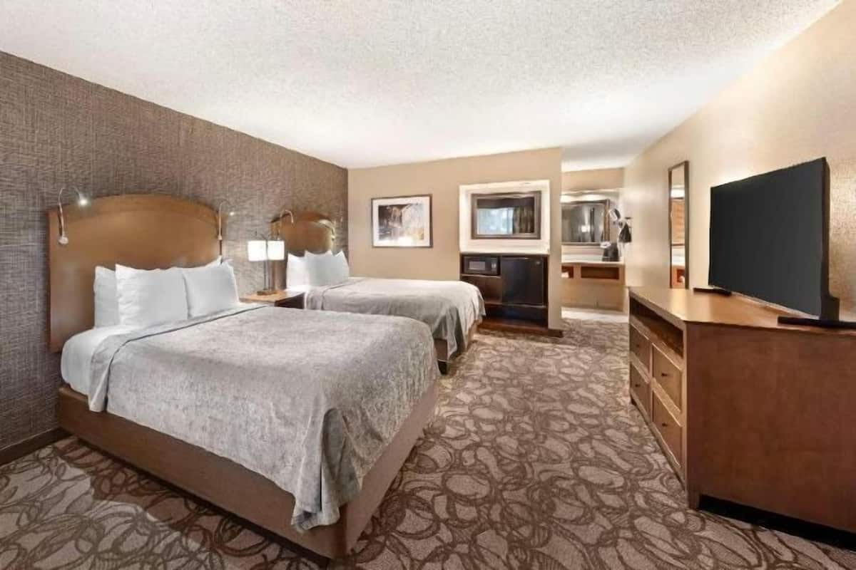 Pillowtop beds, individually decorated, individually furnished