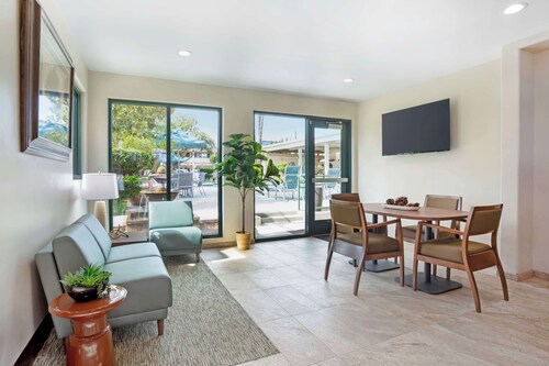 Best Western Plus Black Oak