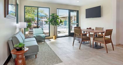 Best Western Plus Black Oak