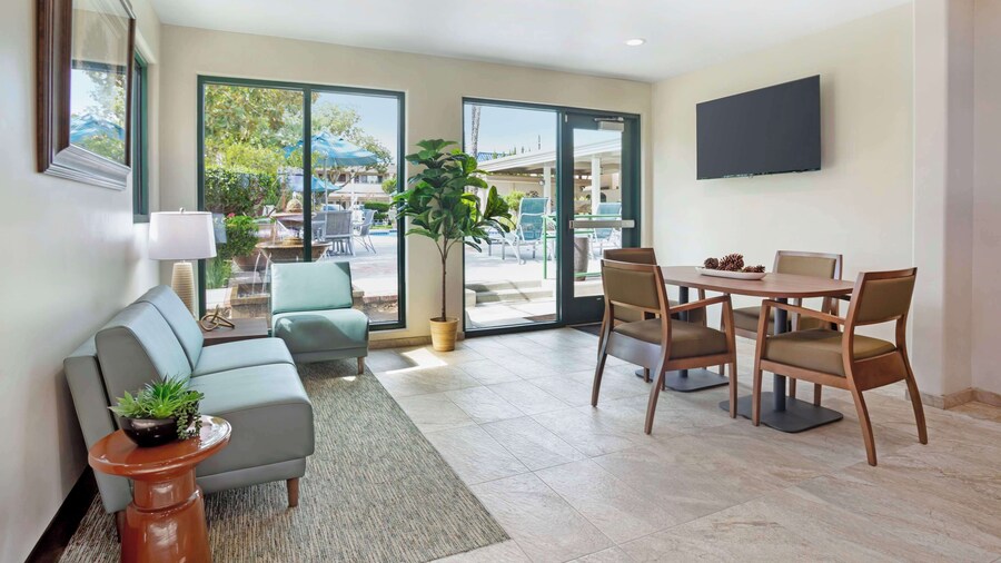 Best Western Plus Black Oak