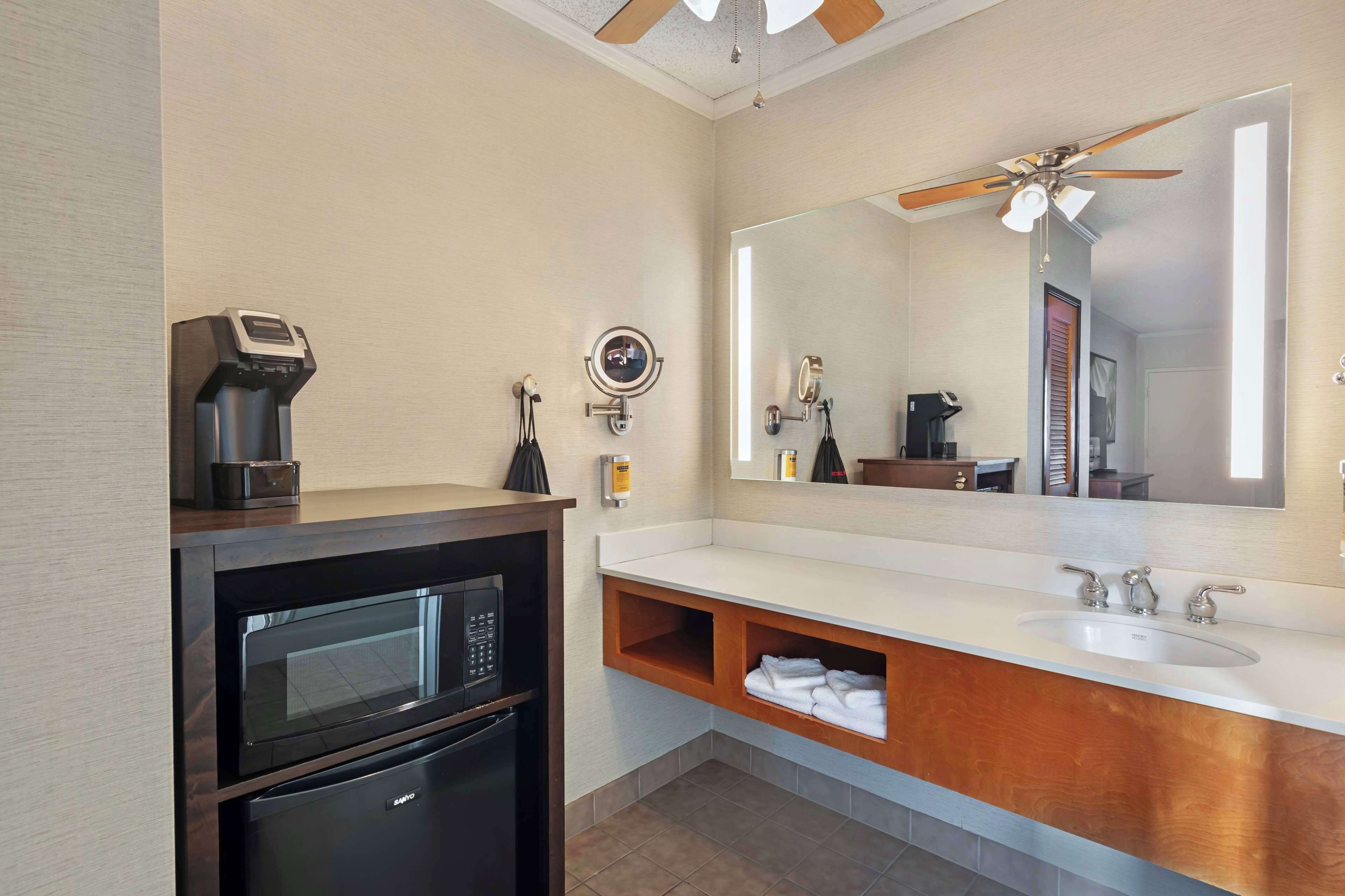 1 bedroom, pillow-top beds, individually decorated