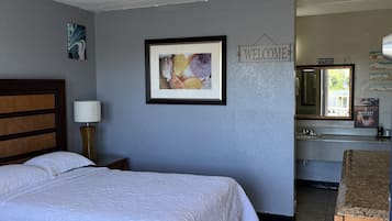 Quartos à prova de som, Wi-Fi de cortesia, roupa de cama