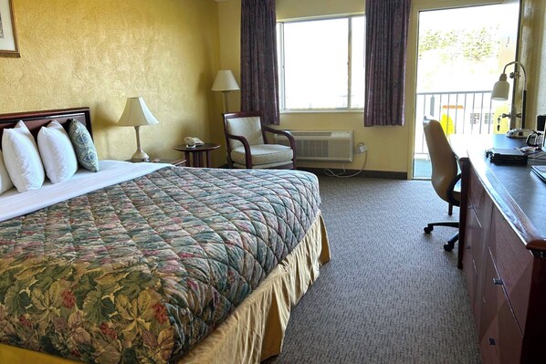 Room, 1 King Bed, Non Smoking