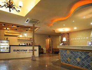 Lobby lounge - Incheon Airport Oceanview Hotel (Incheon)