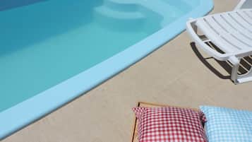 Piscina externa sazonal