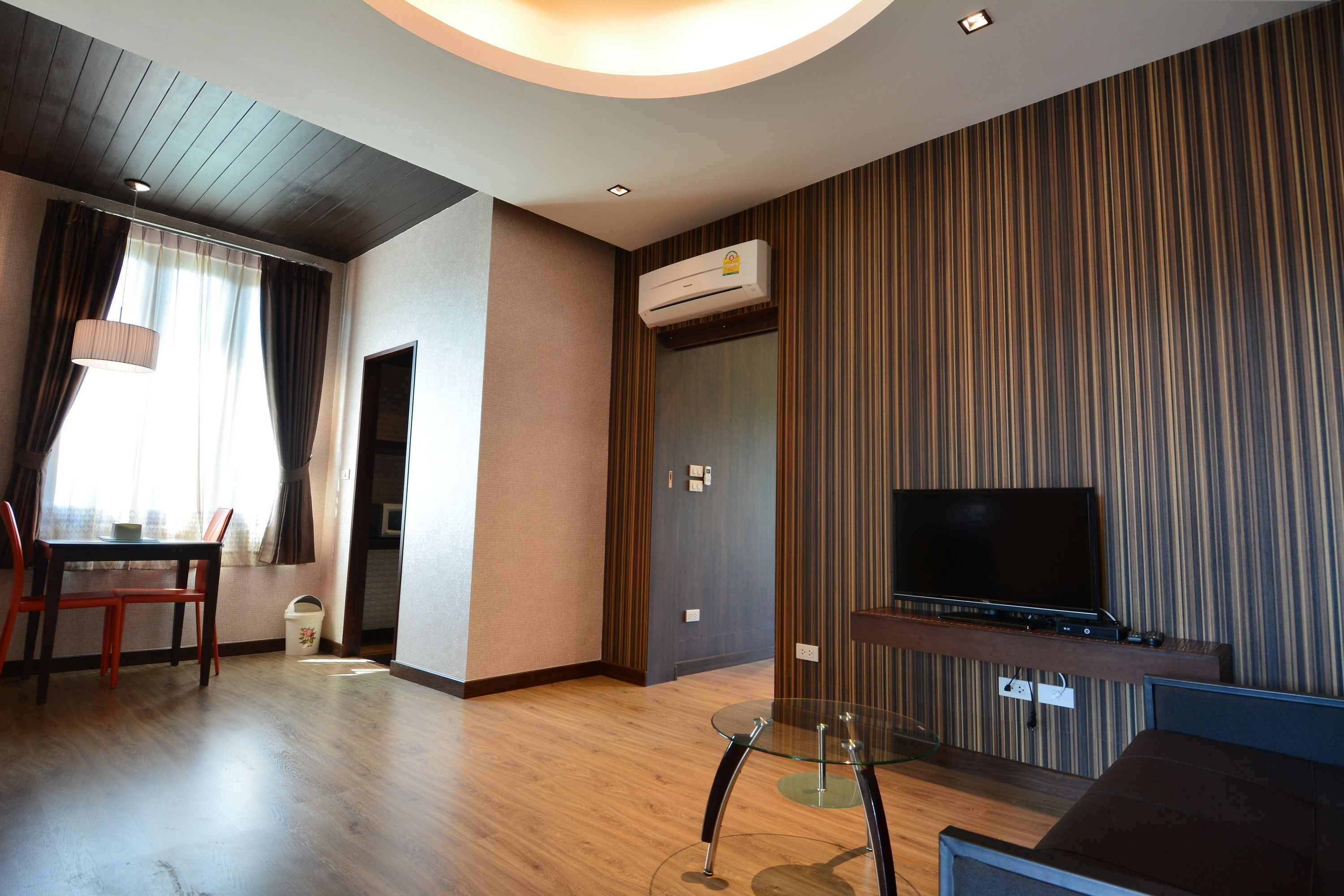 suite | 1 bedroom, minibar, in-room safe, free wifi