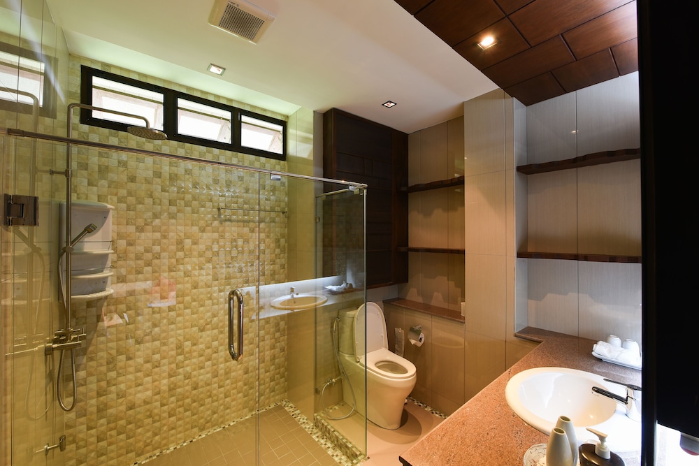 Burapa Boutique by null