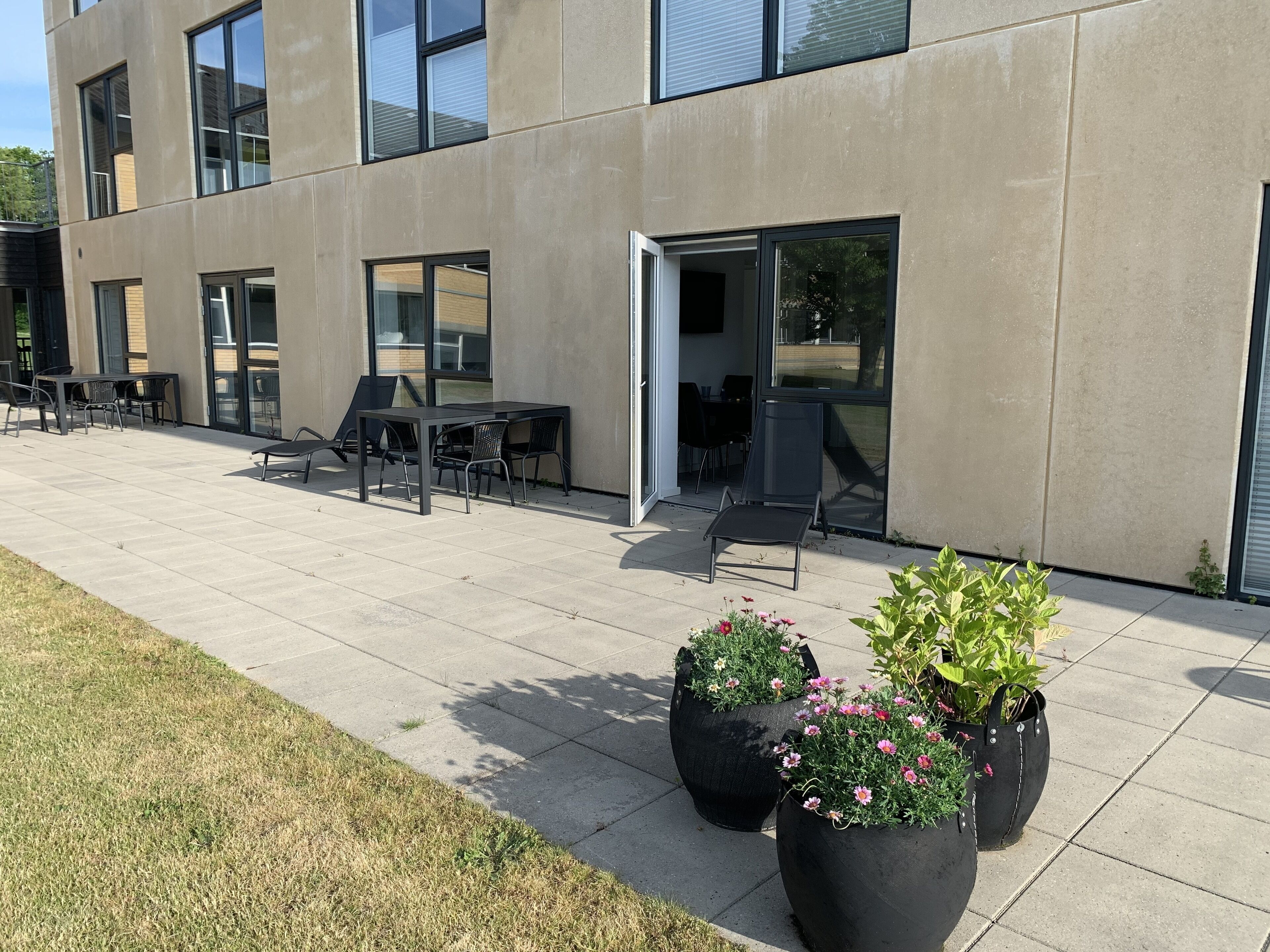 อพาร์ทเมนท์ | บริเวณนั่งเล่น | ทีวี