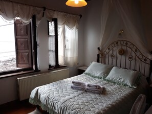 Habitación doble estándar | Cortinas blackout, insonorización, cunas gratuitas y wifi gratis 