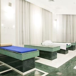 Sauna, tab panas, bilik wap, mandi tangas / hammam, rawatan badan