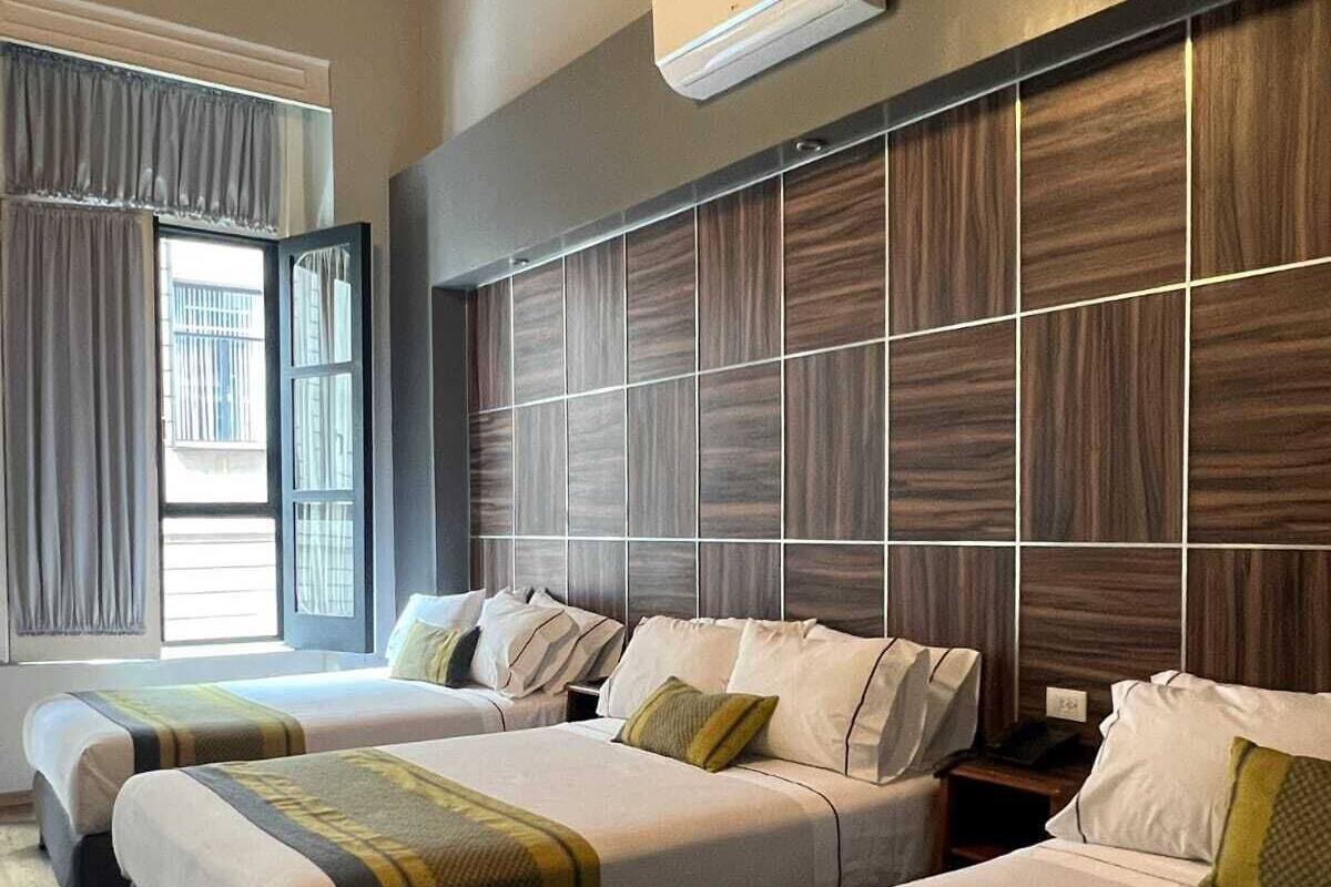 Comfort Triple Room | In-room safe, iron/ironing board, WiFi (free), bed sheets