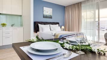Studio, Balcony | Private kitchenette