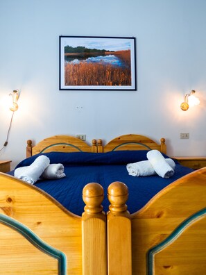 Comfort tvåbäddsrum - 1 sovrum - icke-rökare - balkong | Allergitestade sängkläder, skrivbord och arbetsyta för laptop