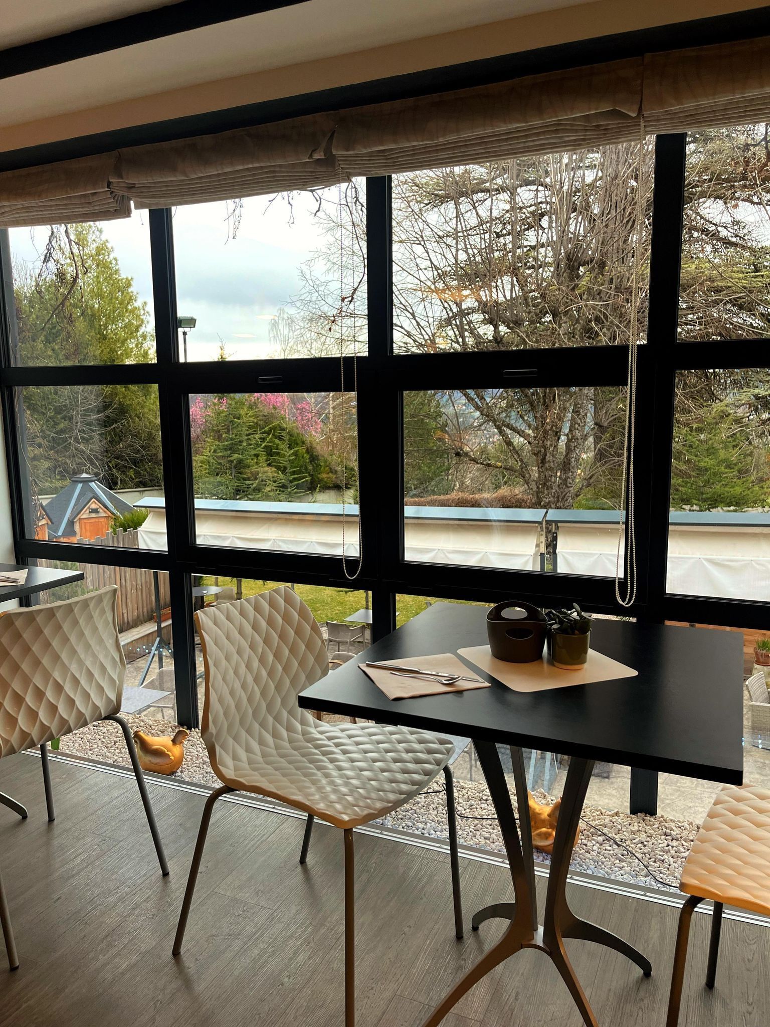 daily continental breakfast (eur 14 per person)