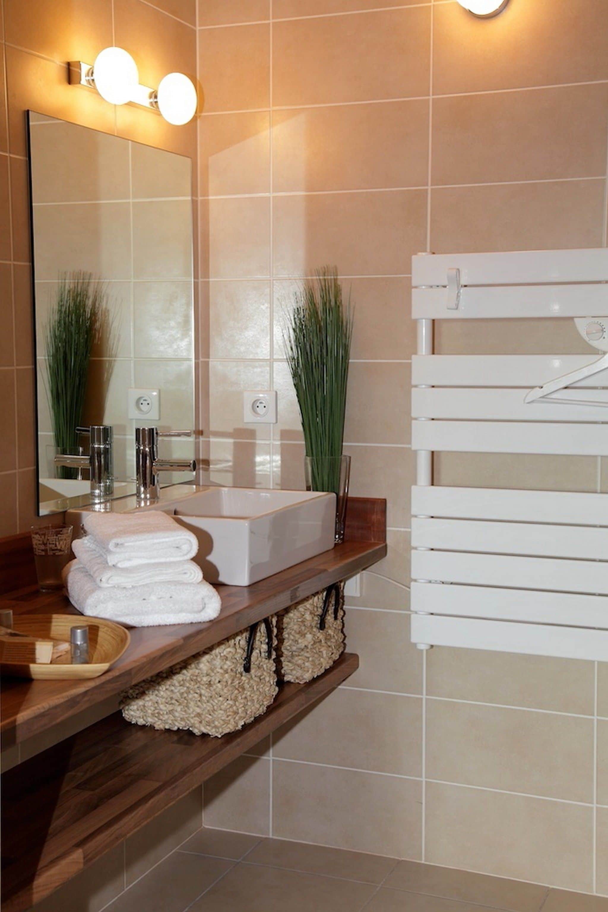 superior double room | bathroom | shower, free toiletries, hair dryer, towels