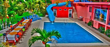 Kolam renang outdoor