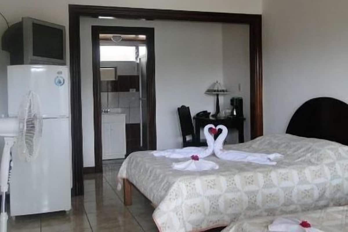 Free cribs/infant beds, rollaway beds, free WiFi