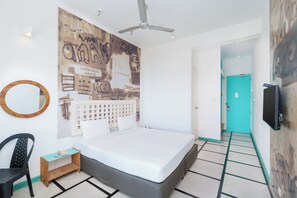 高级房 | 办公桌、免费 WiFi、床单