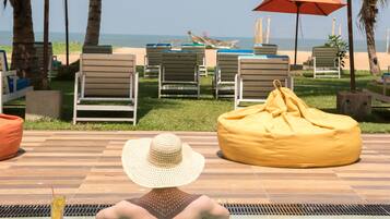 Outdoor pool, pool umbrellas, sun loungers