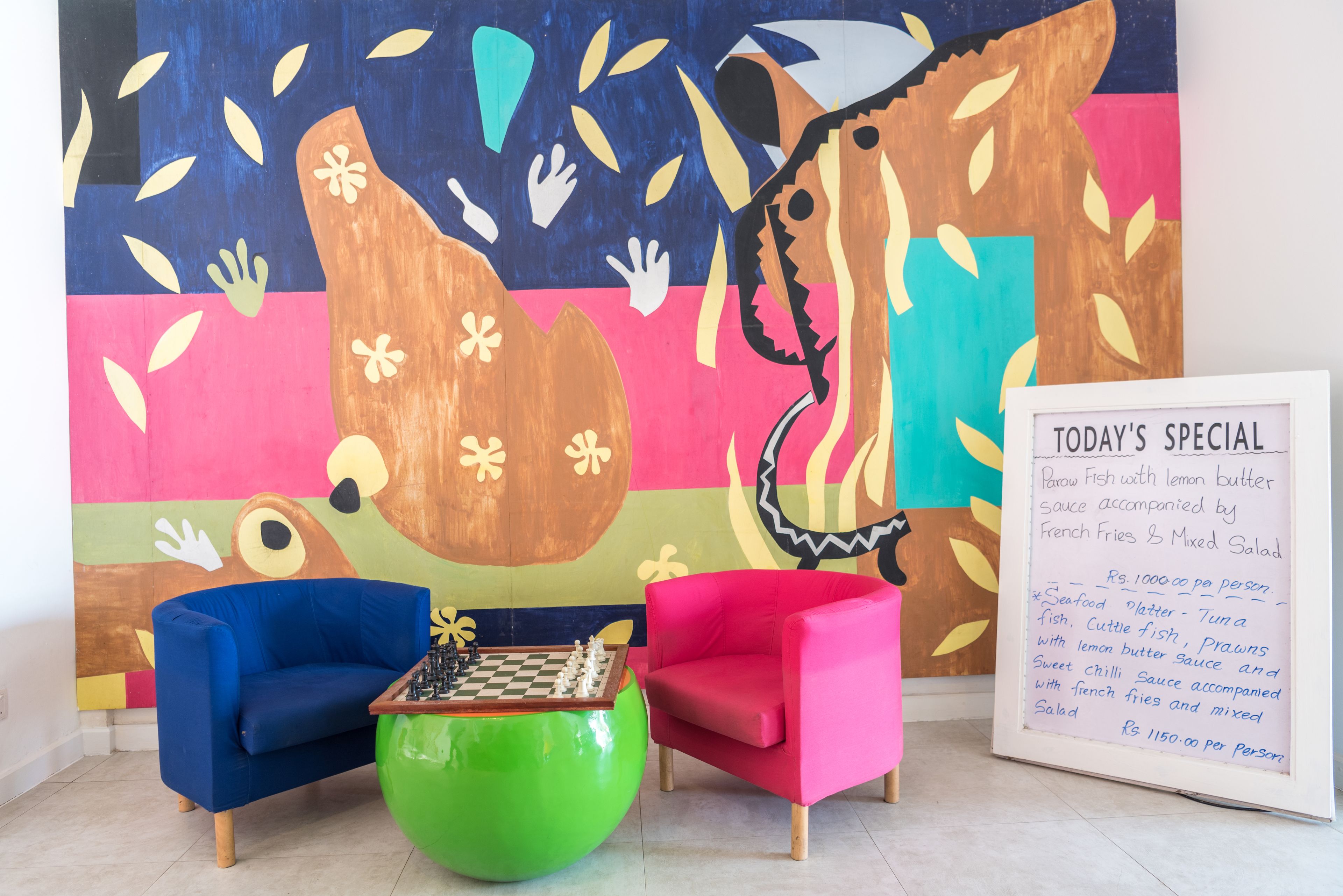 Lobby lounge